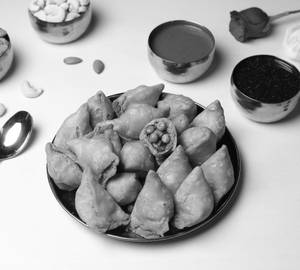 Cocktail Mattar Samosa