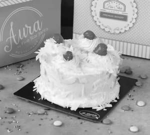 White Forest Cake 400 Gms