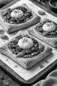 Pesto Sundried Tomato 'n' Burrata Puff
