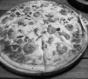 Chicken paneer pizza