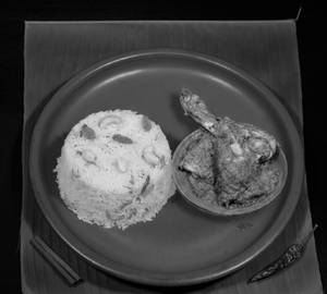 Bengali Fried Rice[300Gm] With Dhonepata Kancha Lanka Chicken(3 Pieces