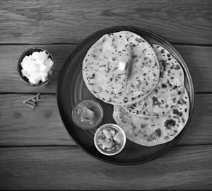 Aloo Pyaz Paratha