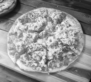 Chicken mayonnaise pizza