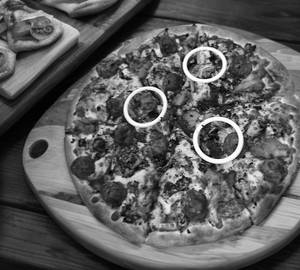 Peri peri chicken cheese pizza