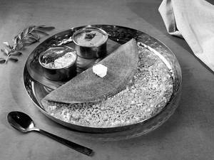 Benne Garlic Podi Dosa