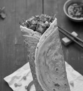 Egg With Paneer Roll