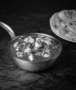 Lasooni Palak Paneer
