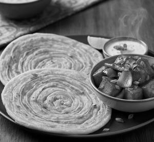 2 lachha paratha and chilli paneer