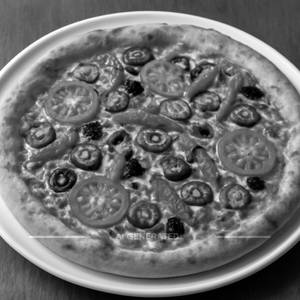 Spicy loaded pizza