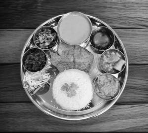 Regular fishthali