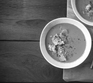 Tomato and roasted bell pepper soup
