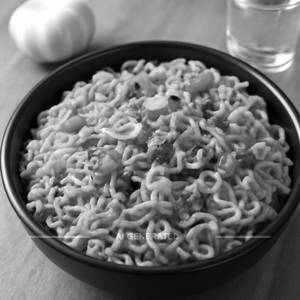 Garlic tadka maggi