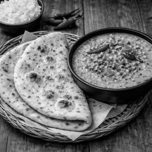 2 Roti With Dal Curry