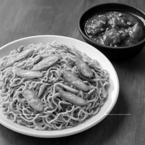 Chicken Noodles With Chicken Manchurian
