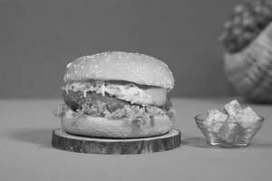 Jain Cheese Tikka Paneer Burger