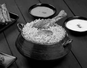 Hyderabadi Chicken Biryani (half)