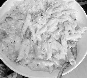 White Sauce Cheese Pasta (Penne)