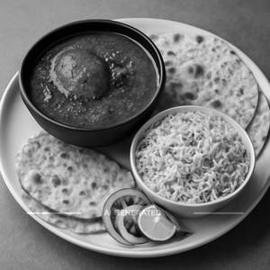 Egg curry ( 2p ) 4p butter roti with jeera rice With salad