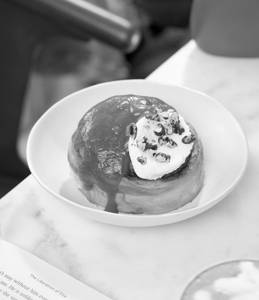 Sticky Pecan Cinnamon Roll