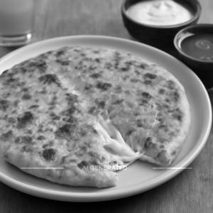 Aloo cheese paratha
