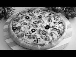Chicken And Cheese Pizza