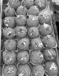 Motichoor Ladoo (desi ghee) 1kg box