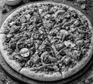 Peri Peri Paneer Makhani Pizza