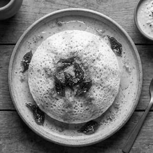 Ghee Thatte Idli [2 pcs]
