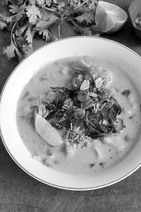 Veg Khow Suey Soup