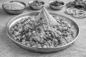 Mini Samosa Ragda chaat