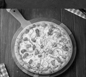Chicken tikka pizza