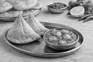 Samosa with Bhandare aloo sabji