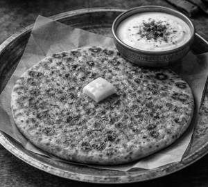Gobi Paratha With Dahi