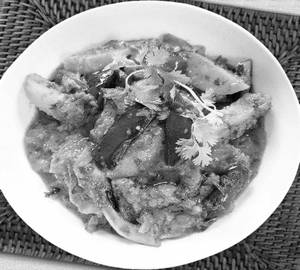 Bhaji (Sabji)Different vegetable are prepared every day)