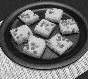 KARACHI BISCUIT
