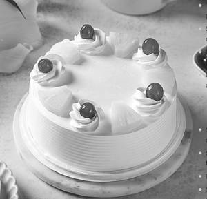 Pineapple Cake Half Kg