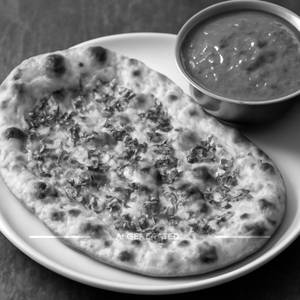 Masala Garlic Naan