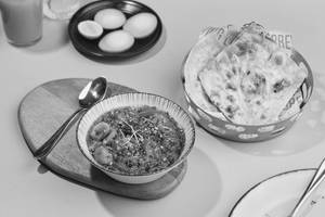 Kadai Paneer With Indian Bread