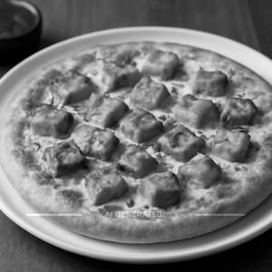 Tandoori Paneer Cheese Pizza