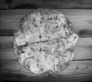 Crunchy Onion Pizza