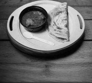 (2pcs) Lachcha Pratha + [2pcs] Chilli Chicken Combo