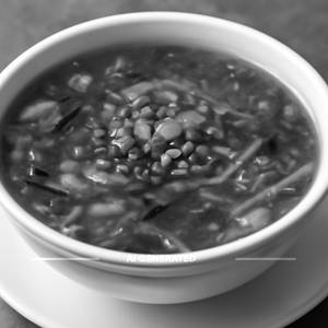 Veg hot and sour soup