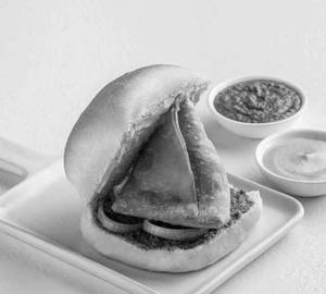 Samosa Pav (4 Pcs ) With Tea/ Coffee