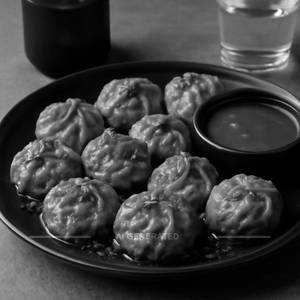 Paneer Chilli Momos [10 Pieces]