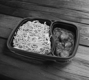 Veg chowmin with   chili chicken [2  pieces]combo