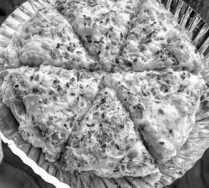 Cheese burst pizza