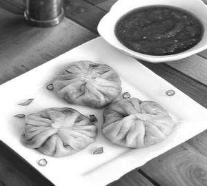 Steamed momos veg