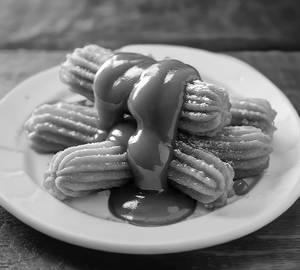 Salted caramel churros [8 pieces]