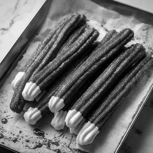 Red velvet churros [8 pieces]