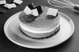 Tripple Layer Mouse Cake (1/2 Kg)